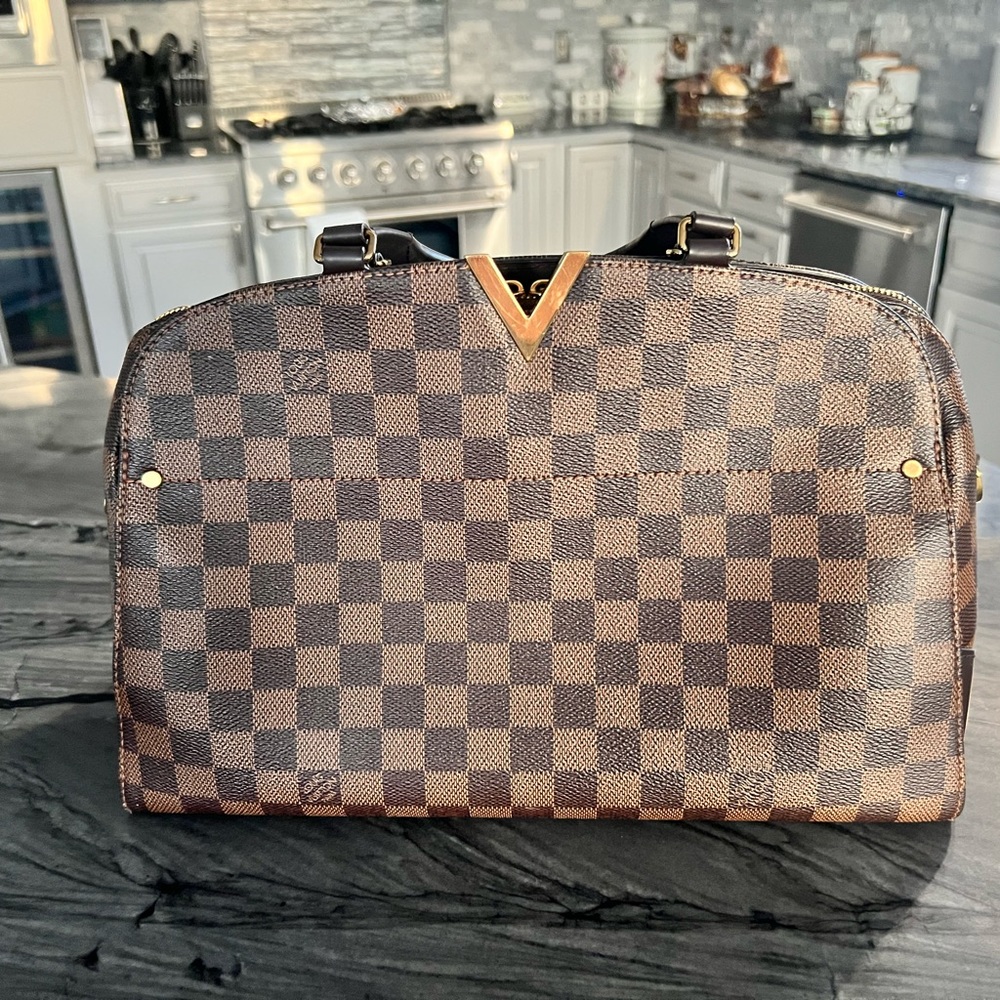 LOUIS VUITTON HANDBAG WITH  ADJUSTABLE REMOVABLE CROSS BODY STRAP